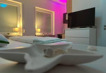 Mimi s Ostseegl  ck has Balcony rooms