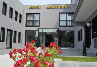 Hotel Sagittario allows 18 year olds to book a room