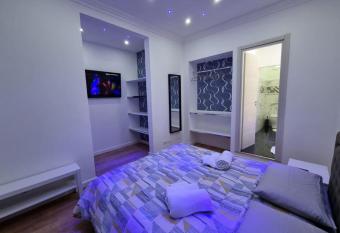 Piazza Colombo-Apartments has Balcony rooms