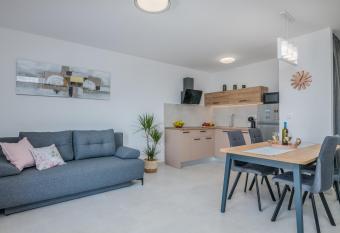 Nevera 2 allows 18 year olds to book a room