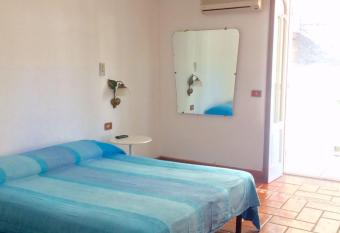 CastellabateCoast has Balcony rooms