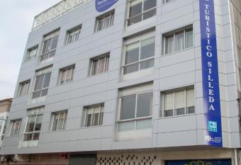 Albergue Tur  stico Silleda has Balcony rooms