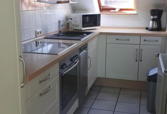 Ferienwohnung Weser allows 18 year olds to book a room