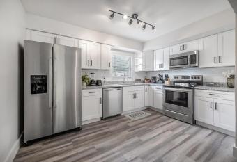 Renovated North Tampa Home by USF has Balcony rooms