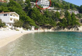 VILLA KENNEDY*** has Balcony rooms