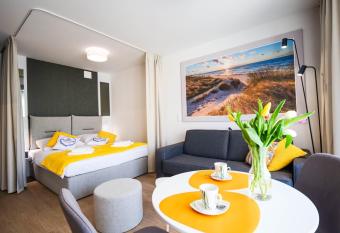 MK Apartamenty M  y  ska 10 allows 18 year olds to book a room