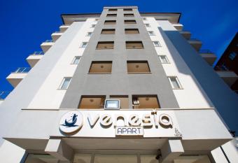 ELBUKHARI APART trabzon has Balcony rooms