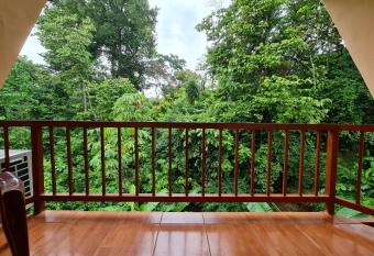 Ceiba lodge allows 18 year olds to book a room