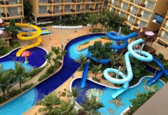 Beach View @ Morib Gold Coast has Balcony rooms