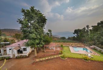 Infinity Pool 2bhk Villa with valley view has Balcony rooms