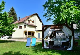 Studio Ivona has Balcony rooms