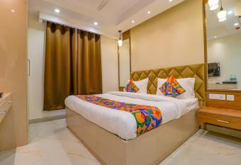 FabHotel F9 Pitampura allows 18 year olds to book a room