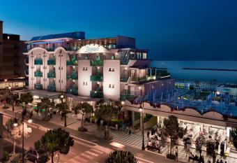 Hotel Lungomare has Balcony rooms