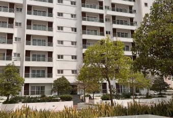 The gallery allows 18 year olds to book a room