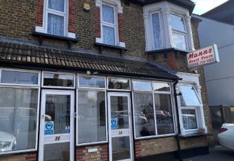 MANNS GUEST HOUSE allows 18 year olds to book a room