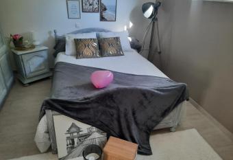 La Maison De Marie has Balcony rooms