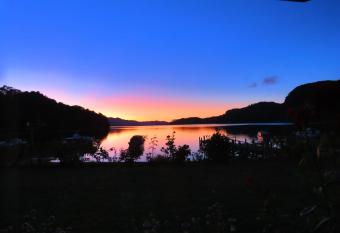 Los 3 Mosqueteros allows 18 year olds to book a room