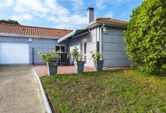 Villa Mimosas Le Verdon sur Mer has Balcony rooms