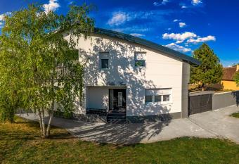 Villa Ana Ba  ki Petrovac has Balcony rooms