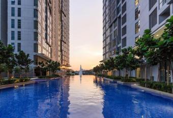 JOSEPH KUALA LUMPUR @ ROBERTSON RESIDENCE has Balcony rooms