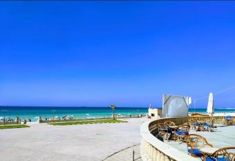 Royal Sea View has Balcony rooms