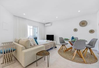 Carvoeiro Boutique Apartment has Balcony rooms