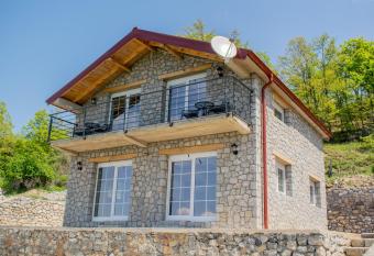 Villa Grkasha has Balcony rooms