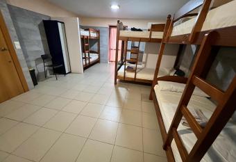 ALBERGUE CASA MARIELA solo peregrinos con credenciales has Balcony rooms