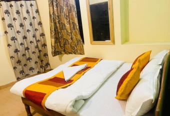 Gandhi gest house has Balcony rooms