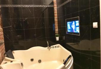 Brno center whirlpool apartment allows 18 year olds to book a room