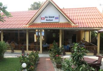 Flower Paradise Bungalows & Swiss Restaurant Roestiland allows 18 year olds to book a room