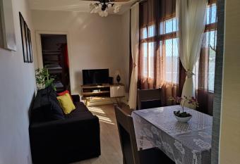 Apartamento Vista ao Mar P   Na Areia allows 18 year olds to book a room