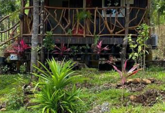 Lar amar Hillside Cabin Rental allows 18 year olds to book a room