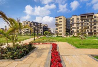 Madinaty B8 has Balcony rooms