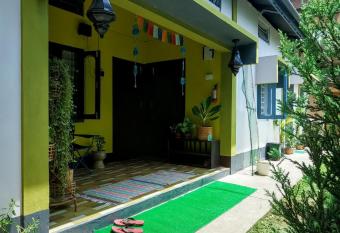 Stargaze Backpackers Hostel allows 18 year olds to book a room