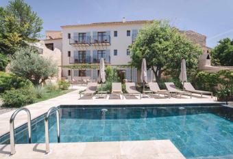 Nema Boutique Hotel & Spa allows 18 year olds to book a room