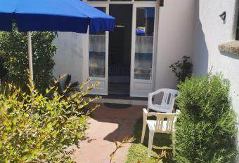 A CASA DEPENDANCE allows 18 year olds to book a room