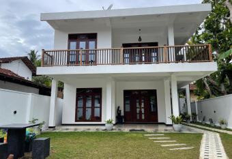 Jevin Villa has Balcony rooms