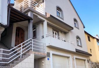 Apartman Konatar has Balcony rooms