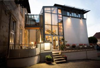 Hotel Am Dom allows 18 year olds to book a room