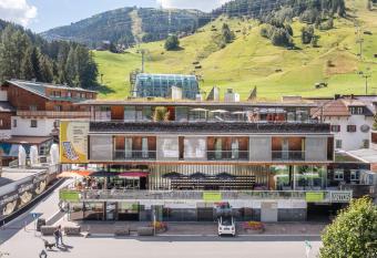 Quality Hosts Arlberg - Hotel ANTON allows 18 year olds to book a room