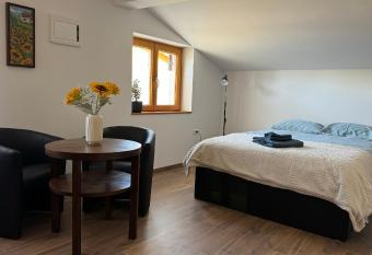 GuestHouse Flora has Balcony rooms