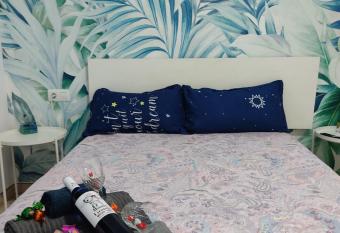 Habitaci  n cactus, entrada privada y ba  o privado en suite by flamingo house, no fumadores allows 18 year olds to book a room