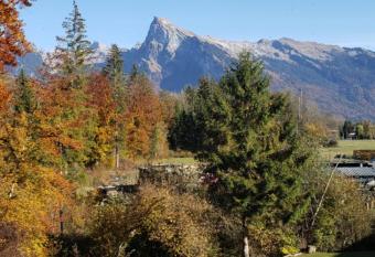 La Morlyan has Balcony rooms