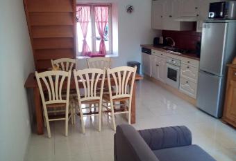 L OASIS maisonnette centre ville terrasse espace vert priv   parc sainte croix center parc 20 minutes allows 18 year olds to book a room