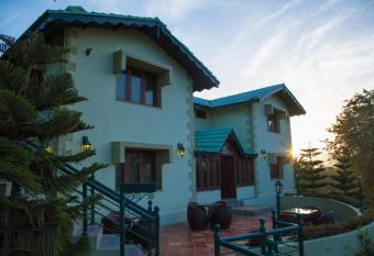 The Colonial Manek Manor allows 18 year olds to book a room