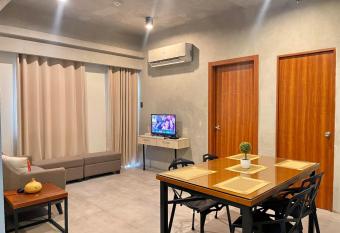 Spacious 2bedroom 4-8pax in Cubao Suite has Balcony rooms