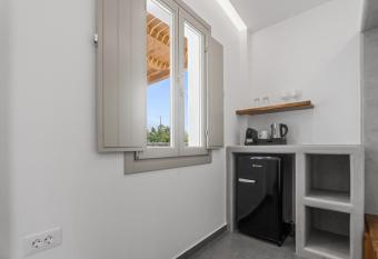 Mountain and Sea Suites has rooms with a private hot tub