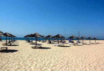 Beautiful 3-Bed House in Tavira In the city center has Balcony rooms