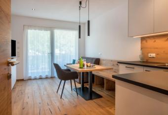 Luislhof - Apartment Vitis allows 18 year olds to book a room